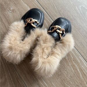 Elegant Toddler Black Fur-Trimmed Loafers